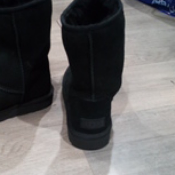 UGG boots - Picture 3 of 3